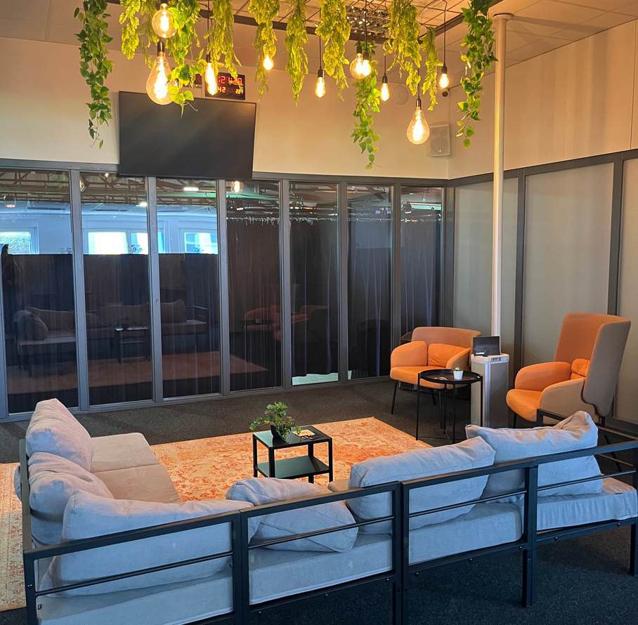 Lounge- und Coworking-Bereich